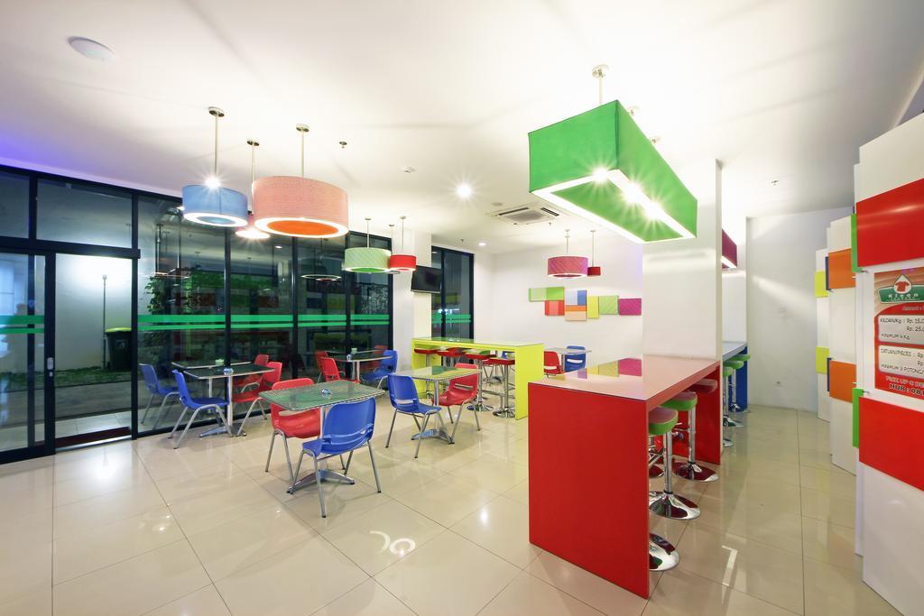 Pop! Hotel Tebet Jakarta Exteriör bild