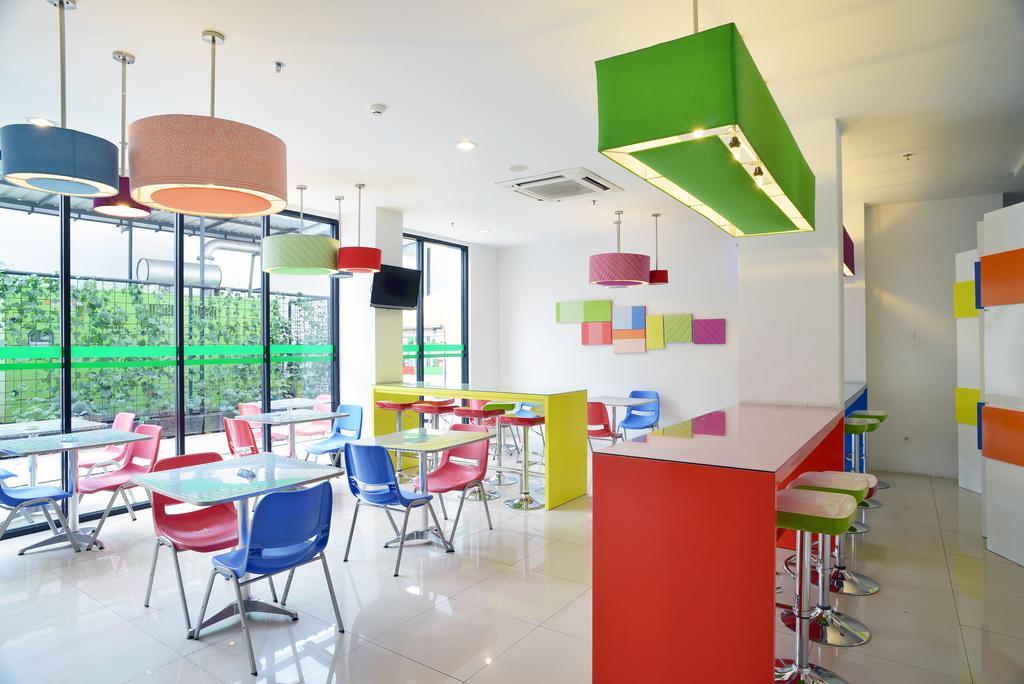 Pop! Hotel Tebet Jakarta Exteriör bild