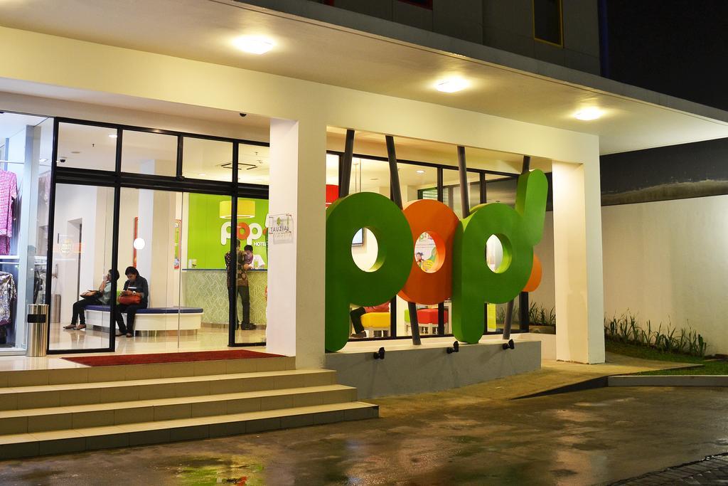 Pop! Hotel Tebet Jakarta Exteriör bild