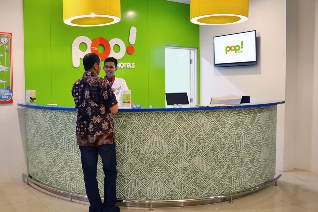 Pop! Hotel Tebet Jakarta Exteriör bild